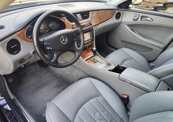 Mercedes-Benz CLS cena 29900 przebieg: 239632, rok produkcji 2005 z Swarzędz małe 466